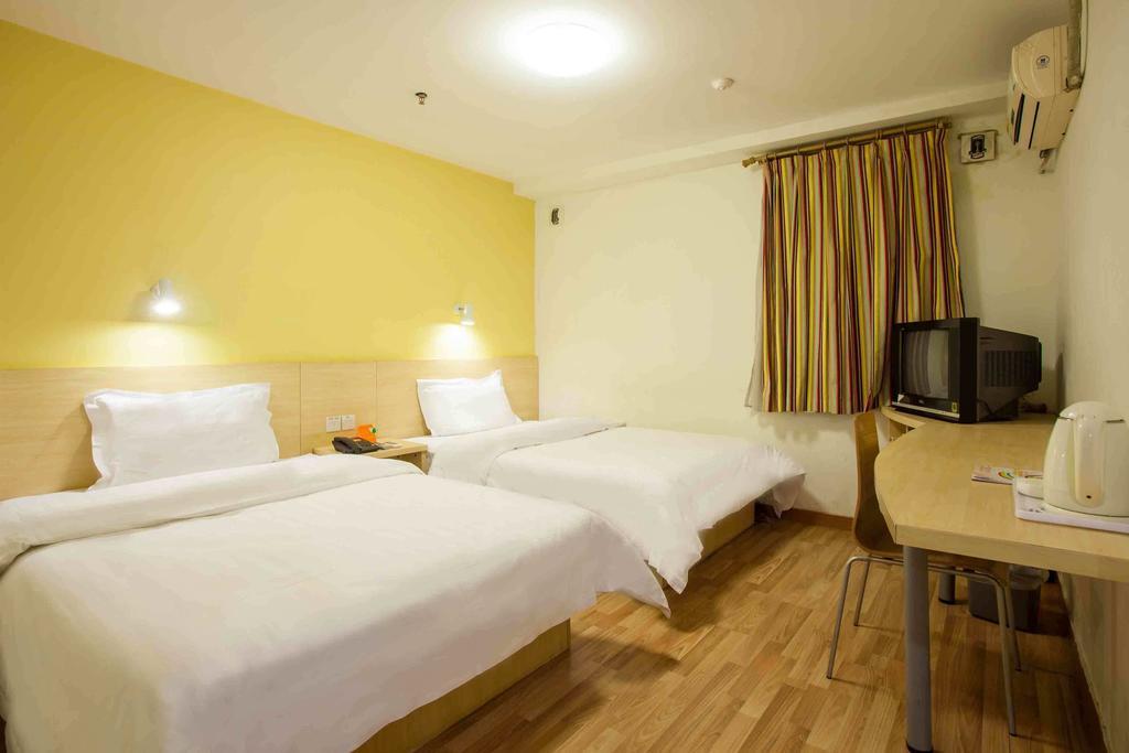 7Days Inn Nanchang North Railway Station Square Quarto foto