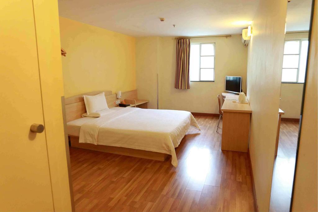 7Days Inn Nanchang North Railway Station Square Quarto foto